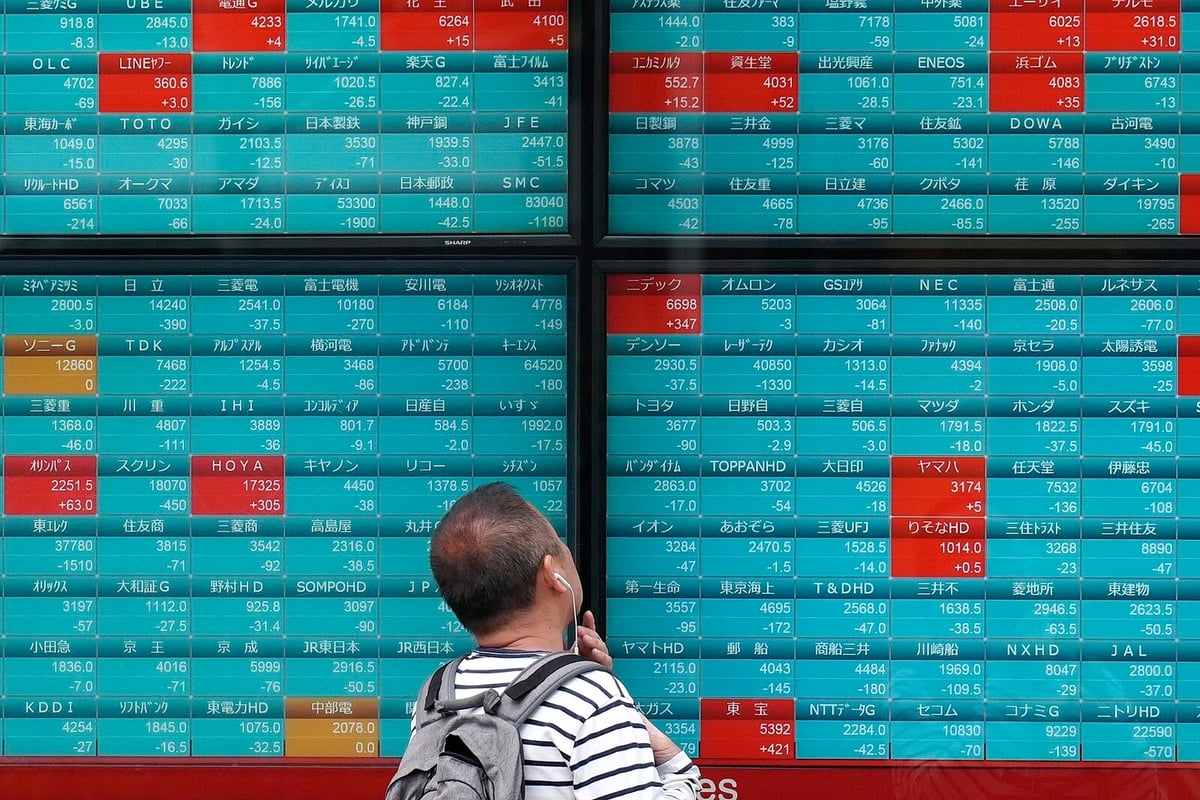 Asian Markets Decline Amid Ongoing Tariff Dispute