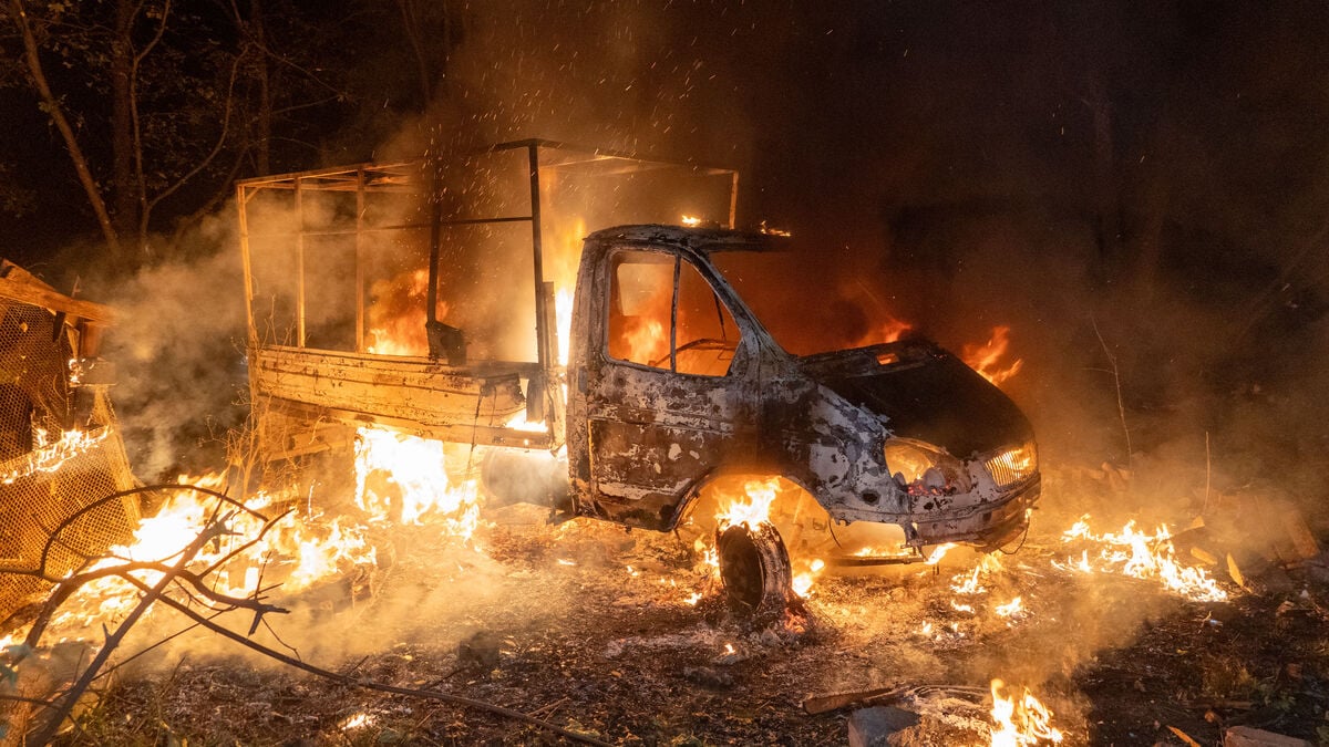 Russian bombing raid on Kharkiv kills at least five, injures about 30