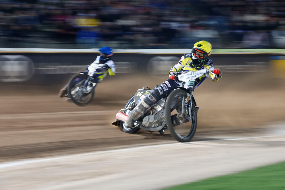 Västervik Wins Series, Secures Playoff Spot in Swedish Speedway