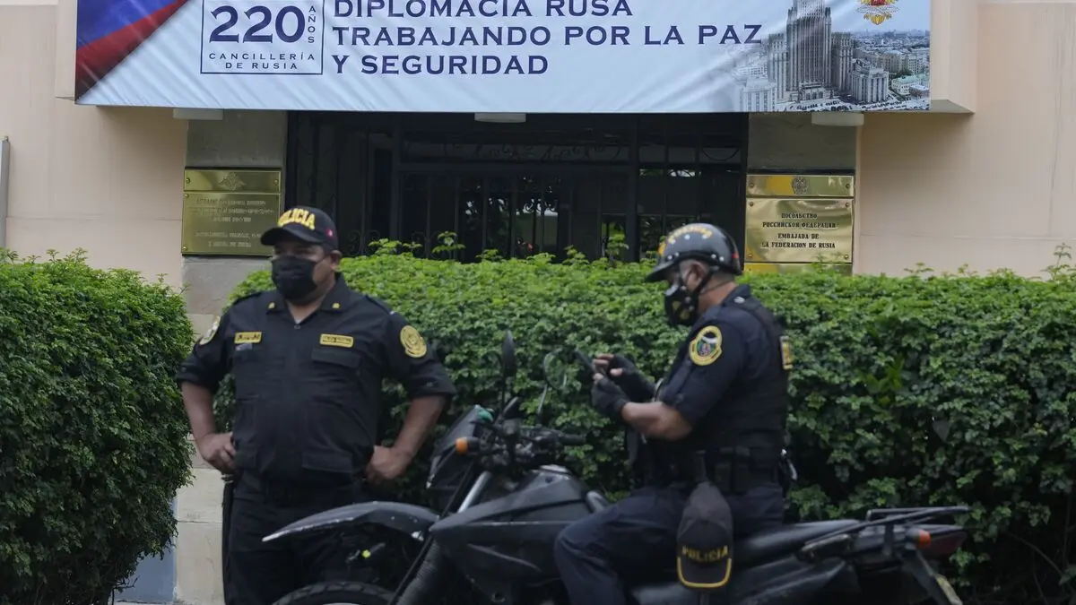 Peruvians lured to Russia, forced to fight