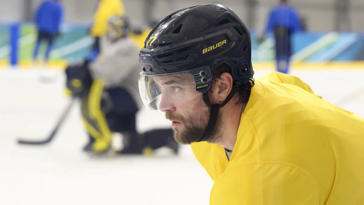Victor Hedman injured in warm-up, cannot play in Olympic quarter-final against USA
