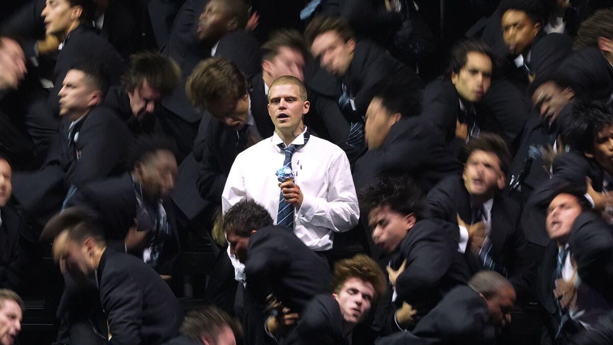 Yung Lean’s VMA performance of Storm captivates audience