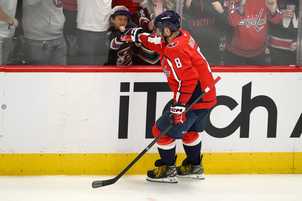 Ovetjkin Nears Gretzky's NHL Goal Record with Latest Score