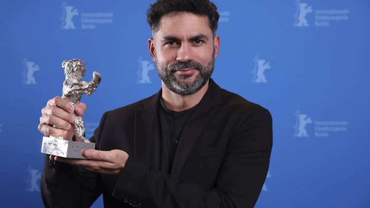 Gabriel Mascaro satirizes ageism in The Blue Journey - never too late