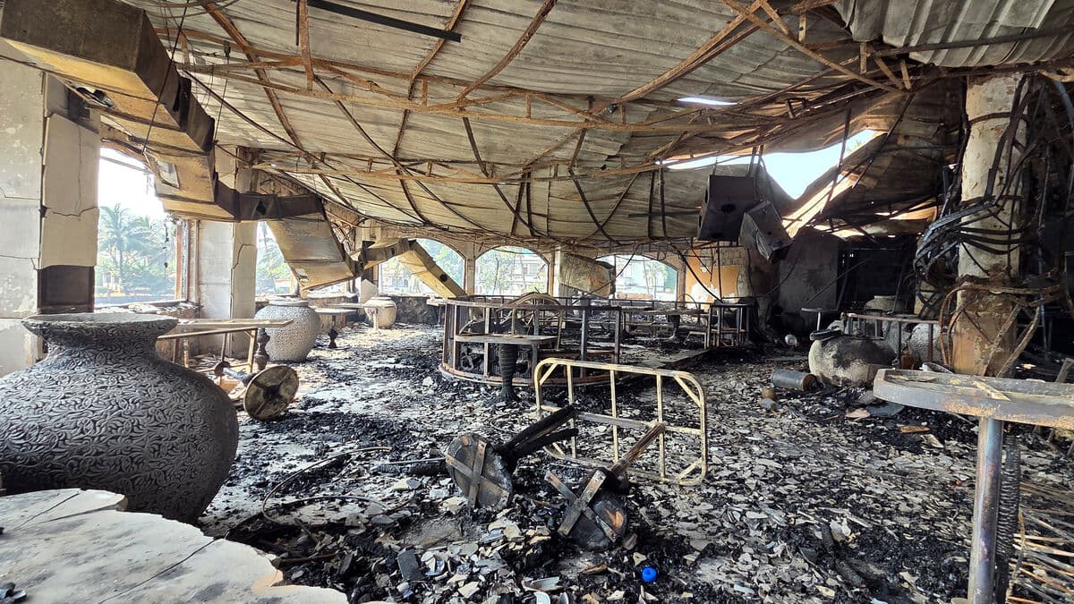 At least 25 dead in nightclub fire in India