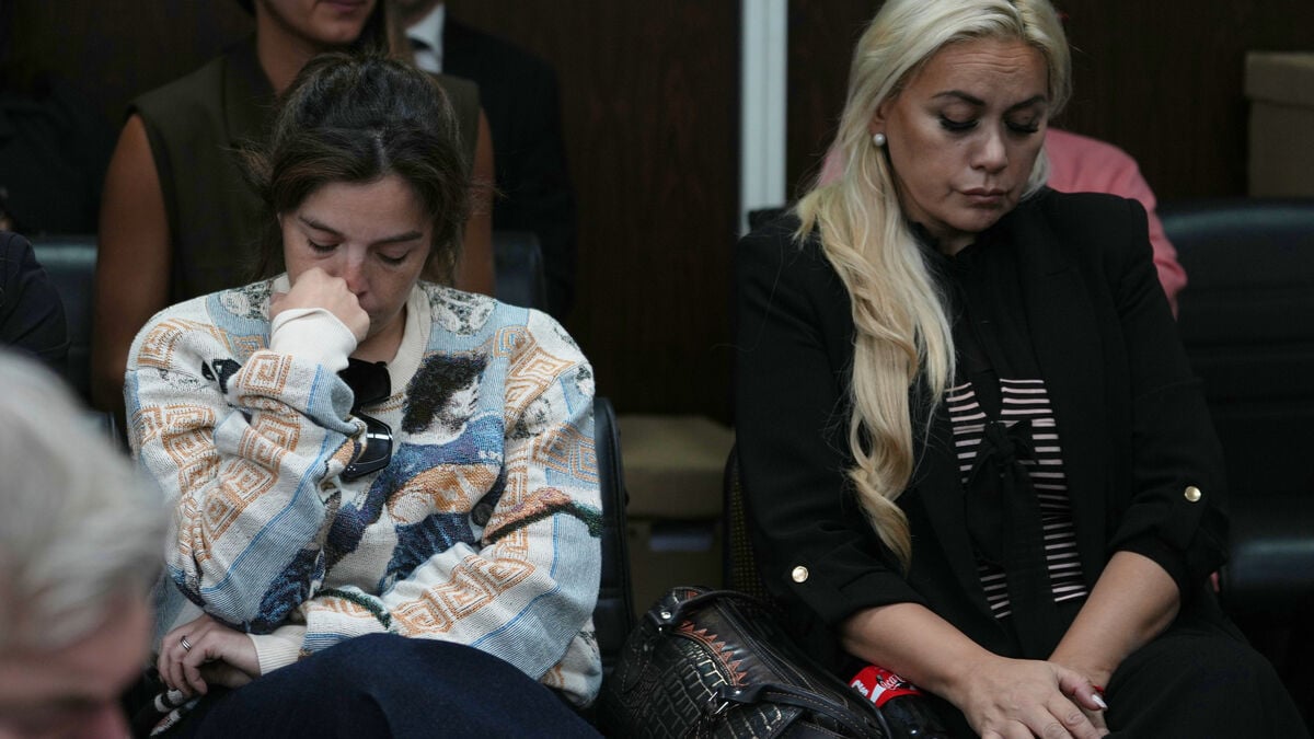 Maradona’s Daughters Seek Prison Terms of Up to 15 Years for Medical Team, Call Death ‘Murder’