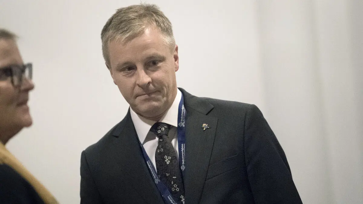 Arrested football agent extradited to Sweden