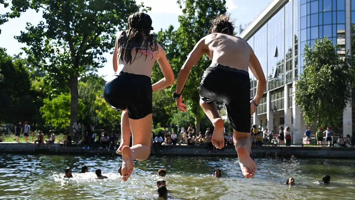 Swimming in Paris allowed as heat hits