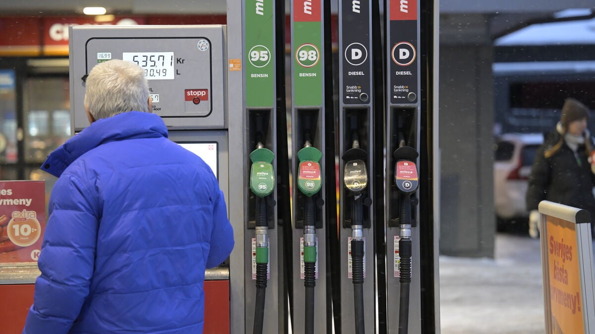 Gasoline price the lowest since 2021