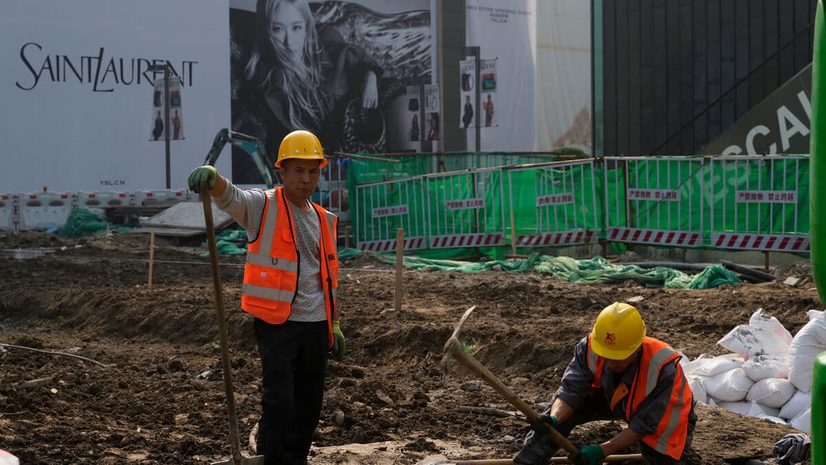 China Aims for Technological Independence and Boosted Consumption