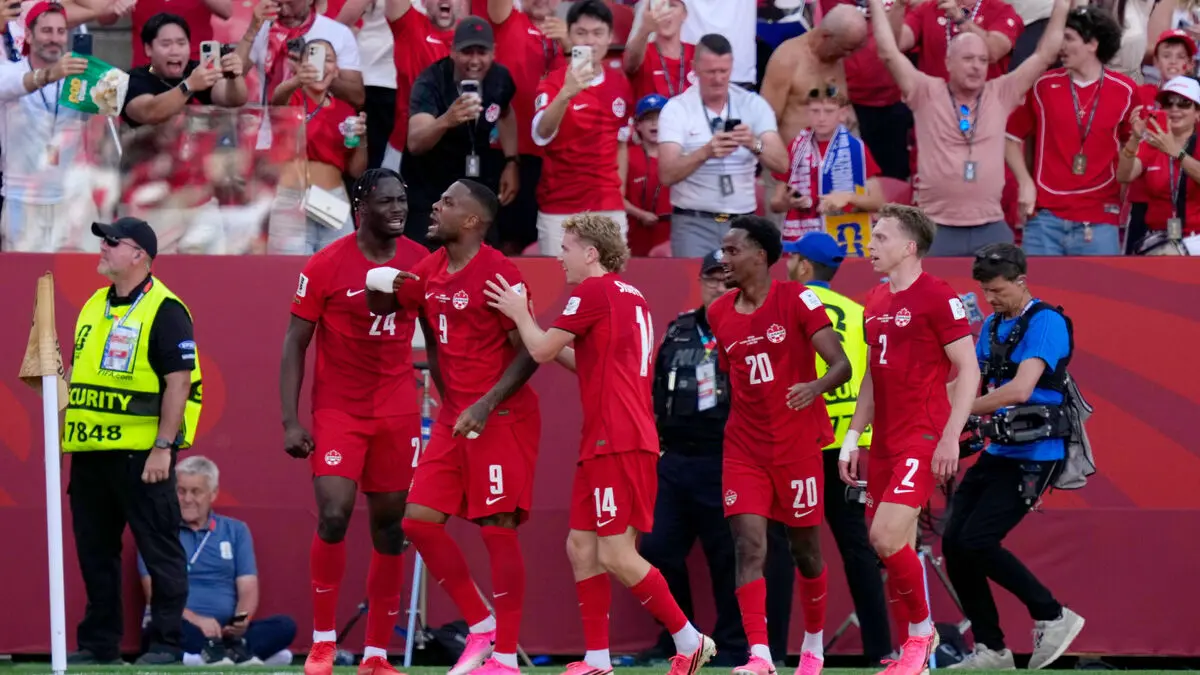 Substitute Cyle Larin saves Canada with late equalizer in 1-1 World Cup draw with Bosnia and Herzegovina in Toronto