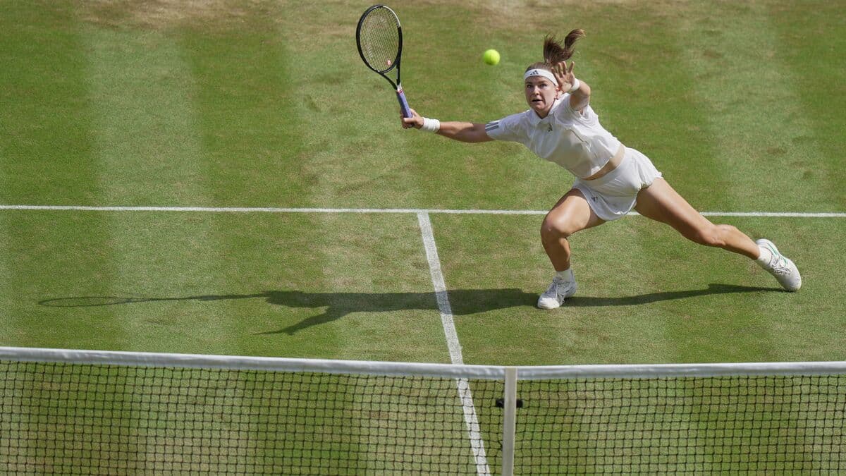 Muchová reaches Wimbledon final after win over Gauff: I don’t know what to say