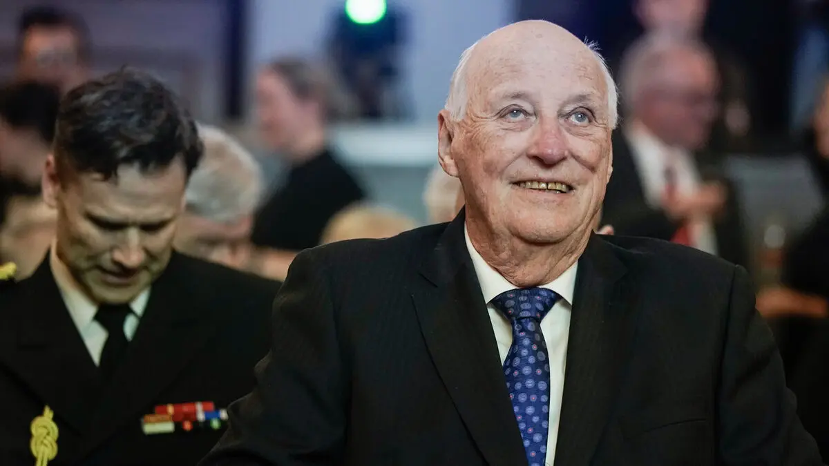 King Harald returns to Norway after sick leave