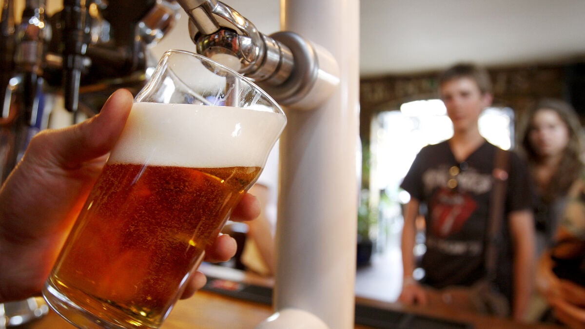British government announces tax cuts to save pubs from closing