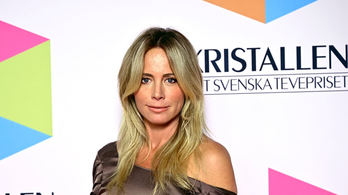 Carolina Neurath Explores Football Wives' Lives in New SVT Series