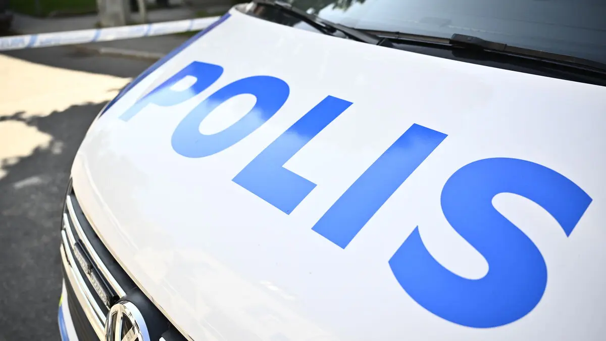 Police fire at car in Gothenburg