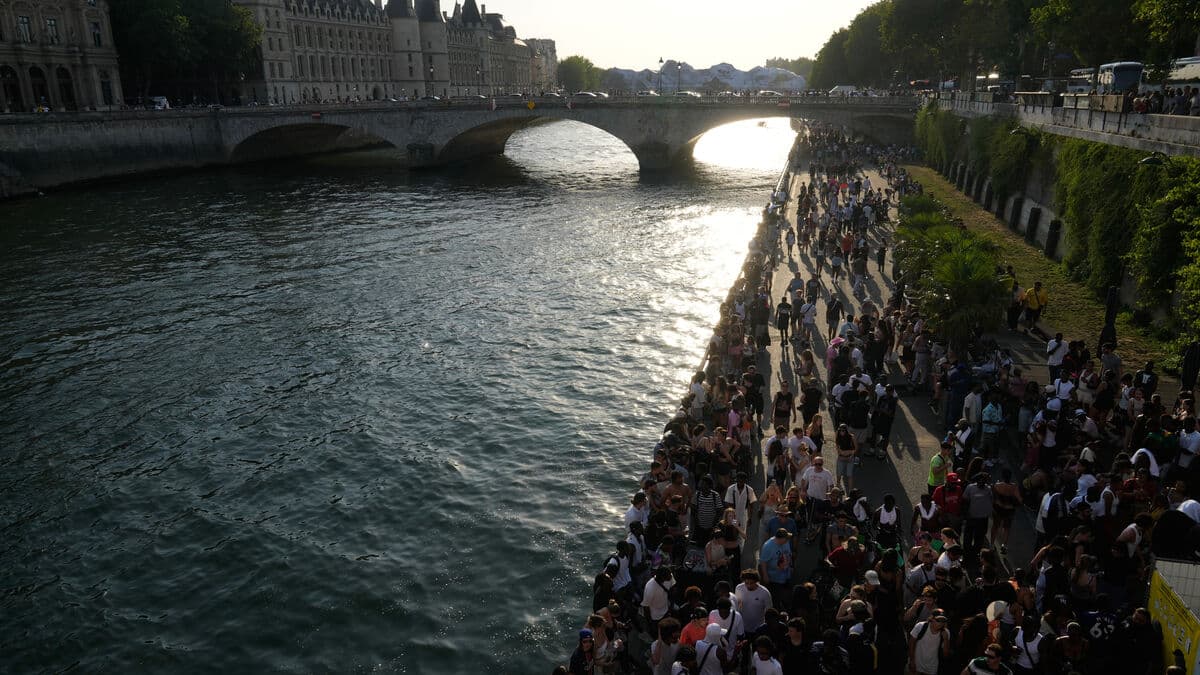 Schools close in France due to heatwave