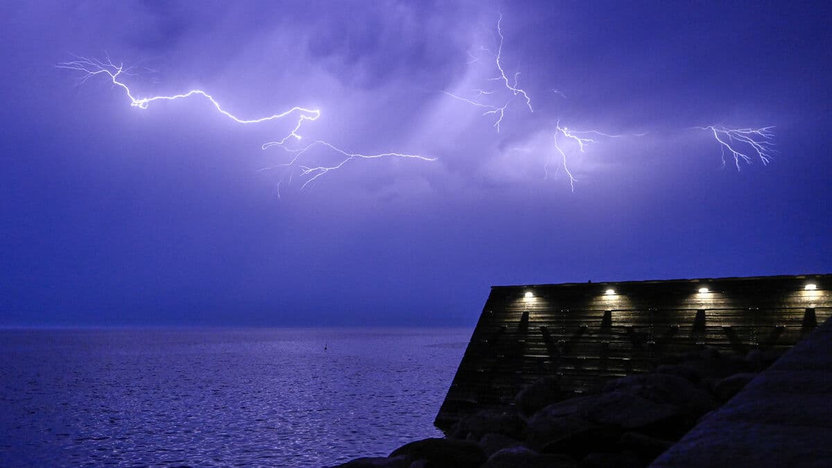 Severe thunderstorm hits Malmö area with nearly 1,000 lightning strikes an hour