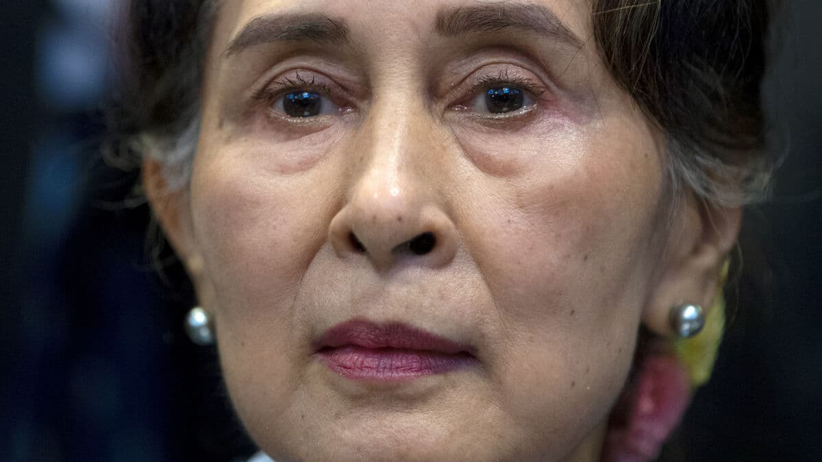 Myanmar junta allows Red Cross to meet Aung San Suu Kyi, rejects release call
