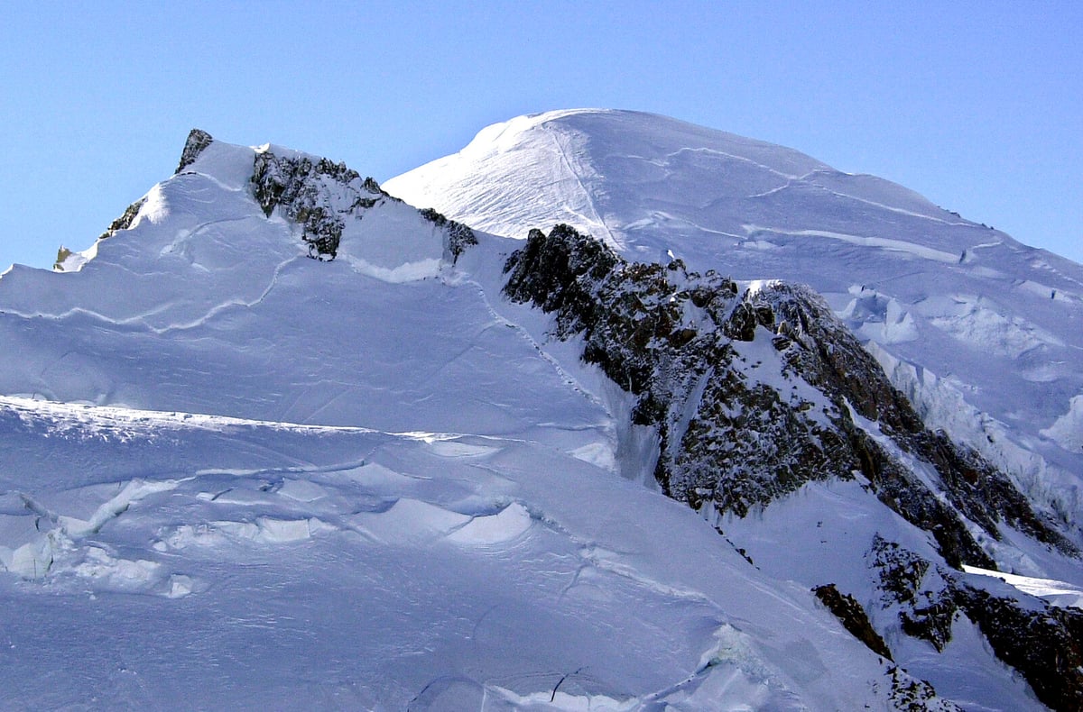 Heat Wave Brings Above-Freezing Temperatures to Mont Blanc