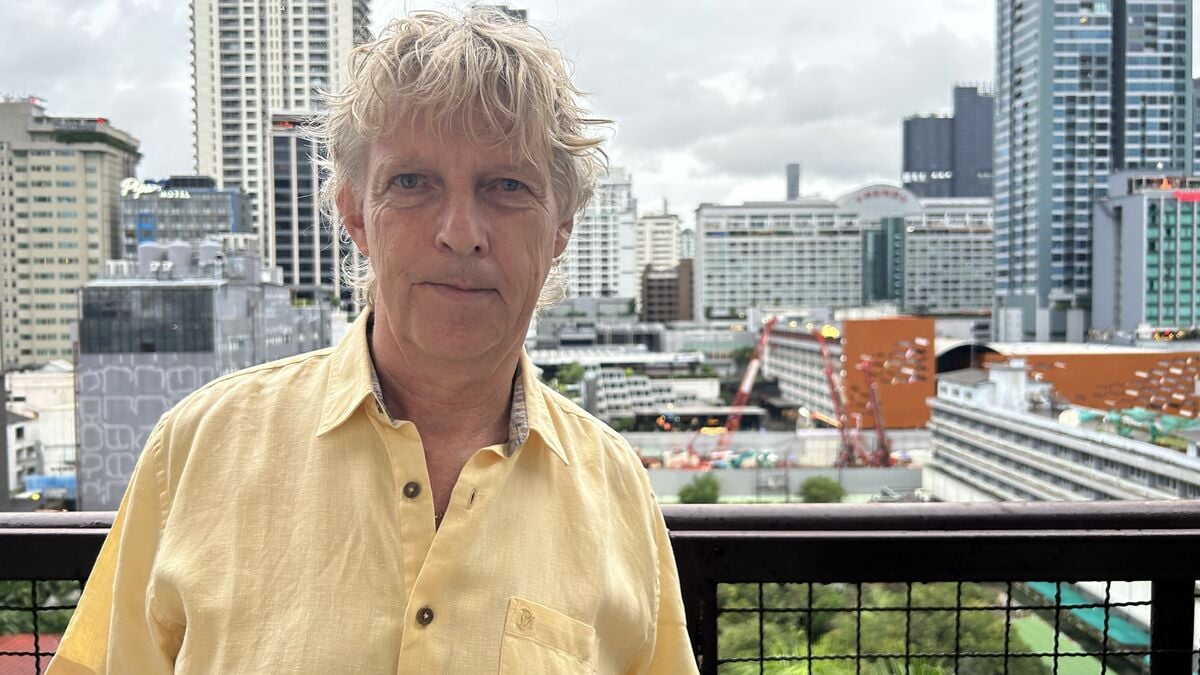 Swedish priest in Bangkok says rain keeps falling as floods worsen