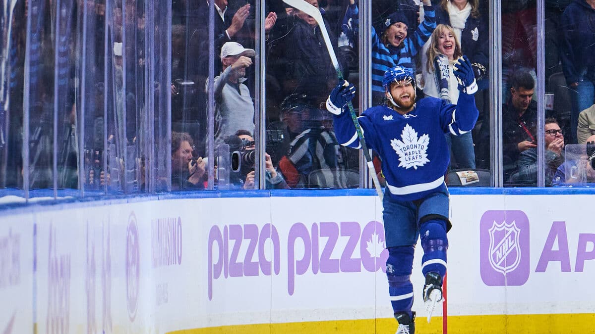 Nylander extends his scoring streak