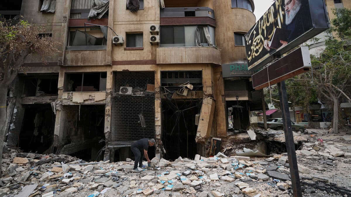 Trump receives Israeli and Lebanese envoys ahead of Washington peace talks