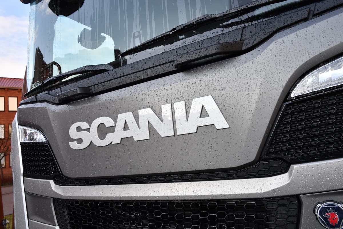 Scania Sales Drop 16 Percent in First Quarter
