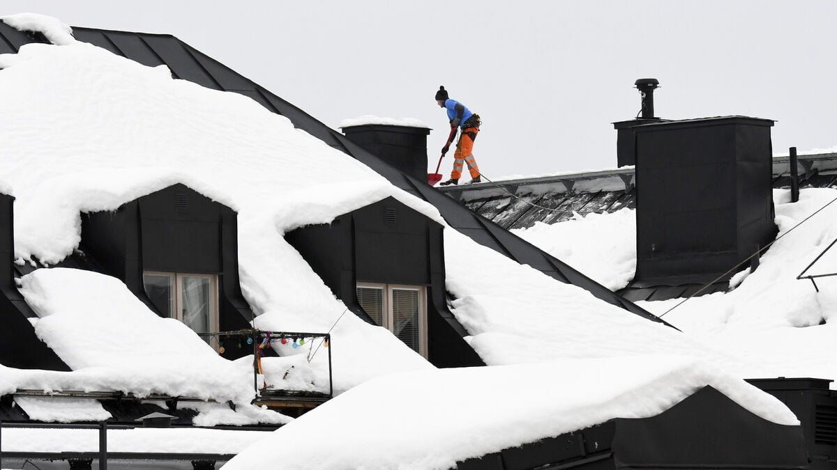 Amateurs shovel roofs, a recipe for disaster, warns Byggnads