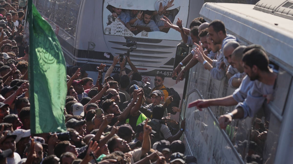 Hamas Hostages Freed as Israel Releases Thousands of Palestinians