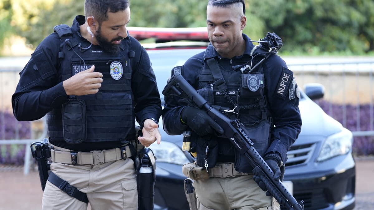 Brazilian serial killer suspected of 16 murders arrested in wig, carrying child