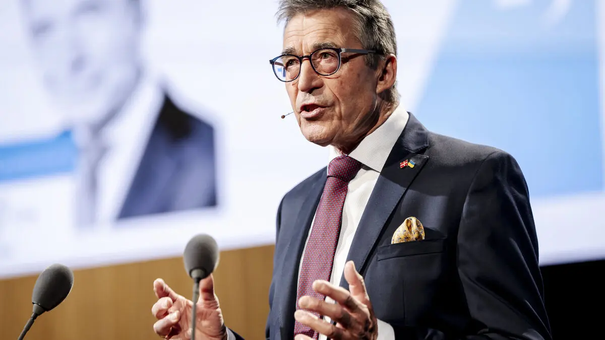 Former NATO chief calls for