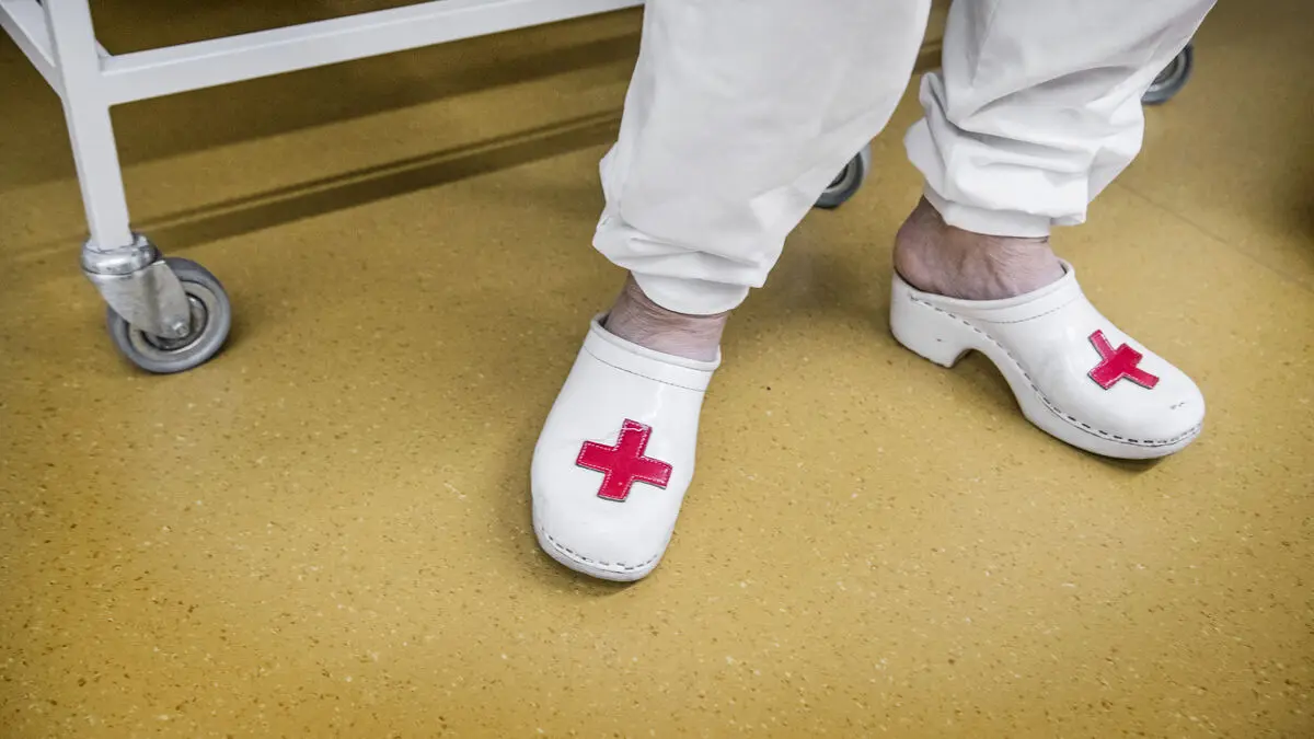 More foreign-born people are getting jobs - the gap is closing rapidly