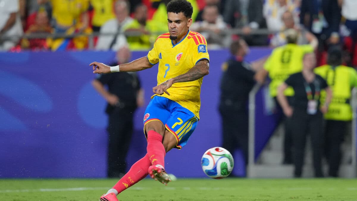 Colombia beats Ghana 1-0 to reach World Cup round of 16