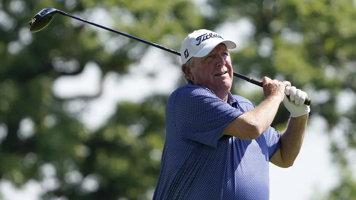 Former golf star ejected for using his cell phone at the Masters