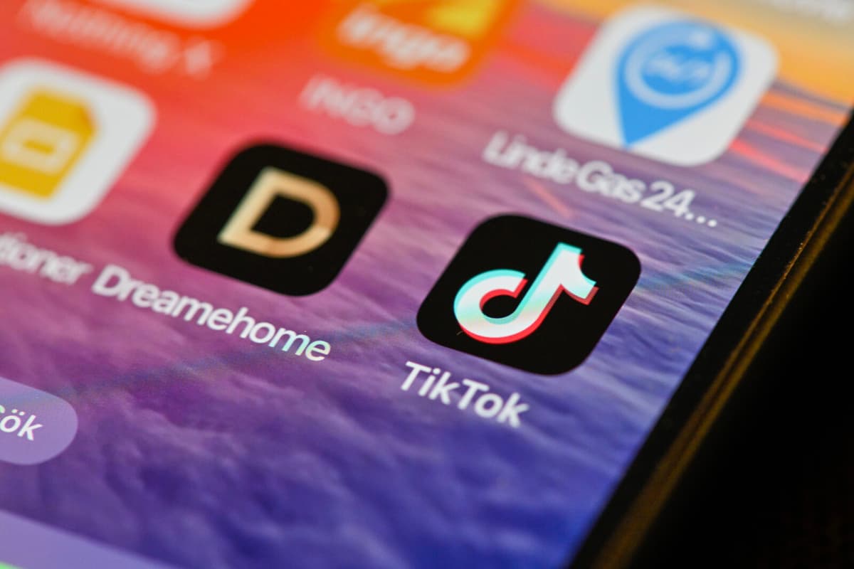 Trump Extends TikTok Sale Deadline by 75 Days
