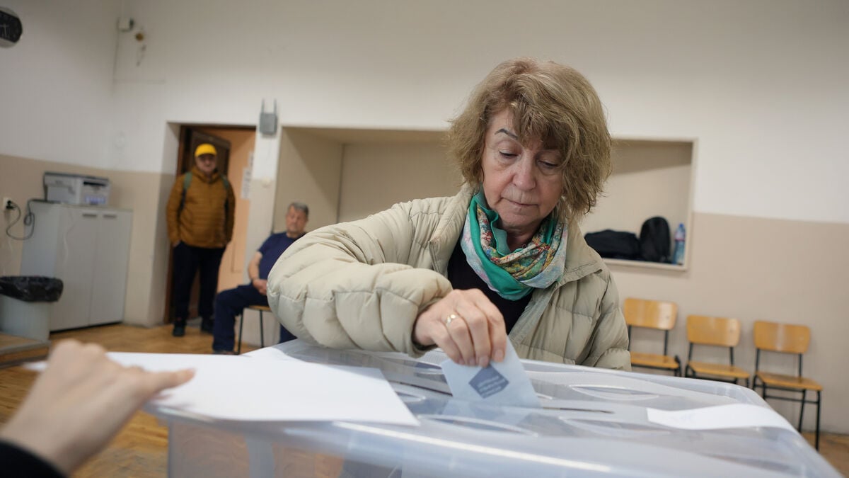 Ukraine War and Economic Hardship Shape Bulgaria’s Presidential Election