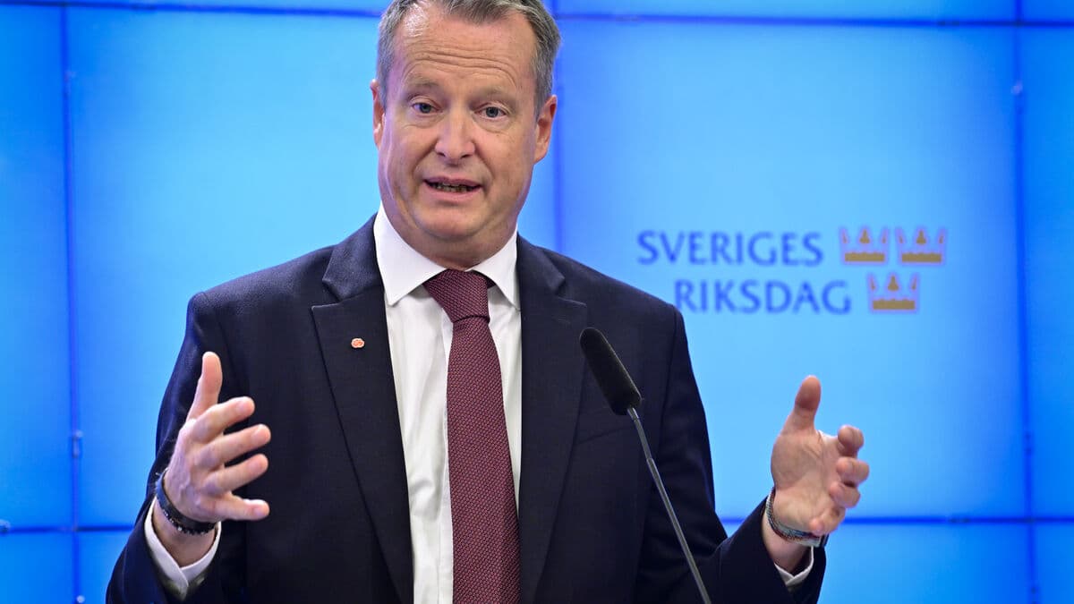 Social Democrats Propose 3.7 Billion More for Schools Than Government