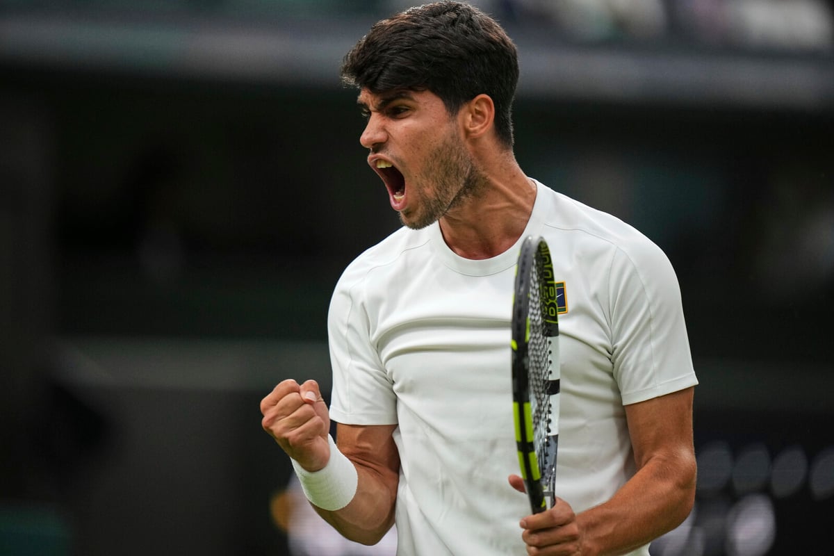 Carlos Alcaraz Advances to Wimbledon Quarterfinals After Slow Start