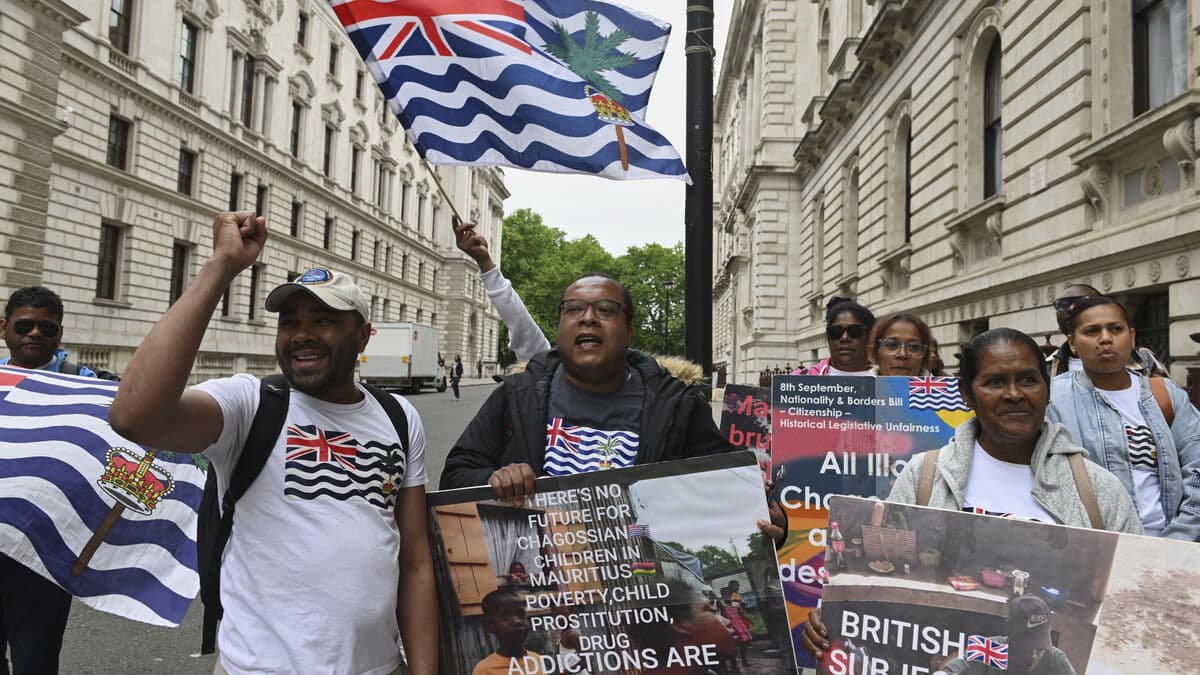 London strikes back over secret military base on Diego Garcia