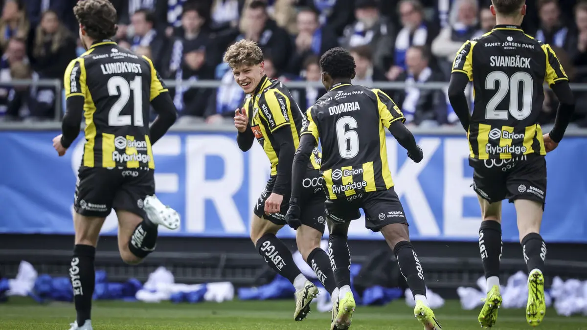 Missed penalty and red card for Blue and White in Gothenburg derby