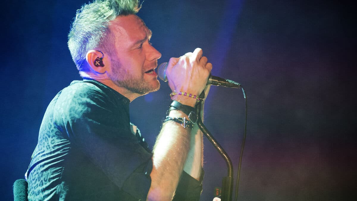 Joakim Berg releases second solo album Framtiden som aldrig blev av