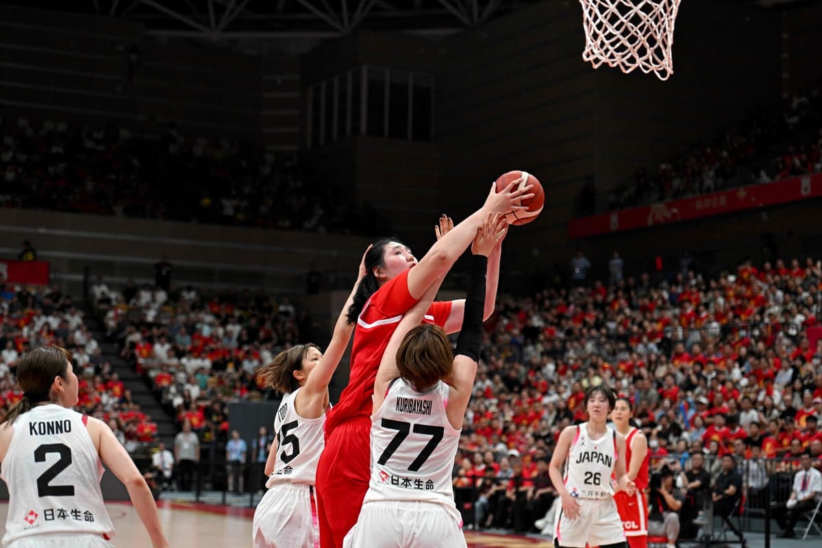 World's Tallest Woman Zhang Ziyu Shines in China's Basketball Team