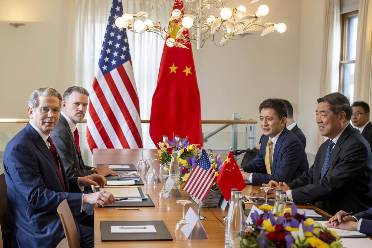 USA and China Resume Tariff Talks in South Korea