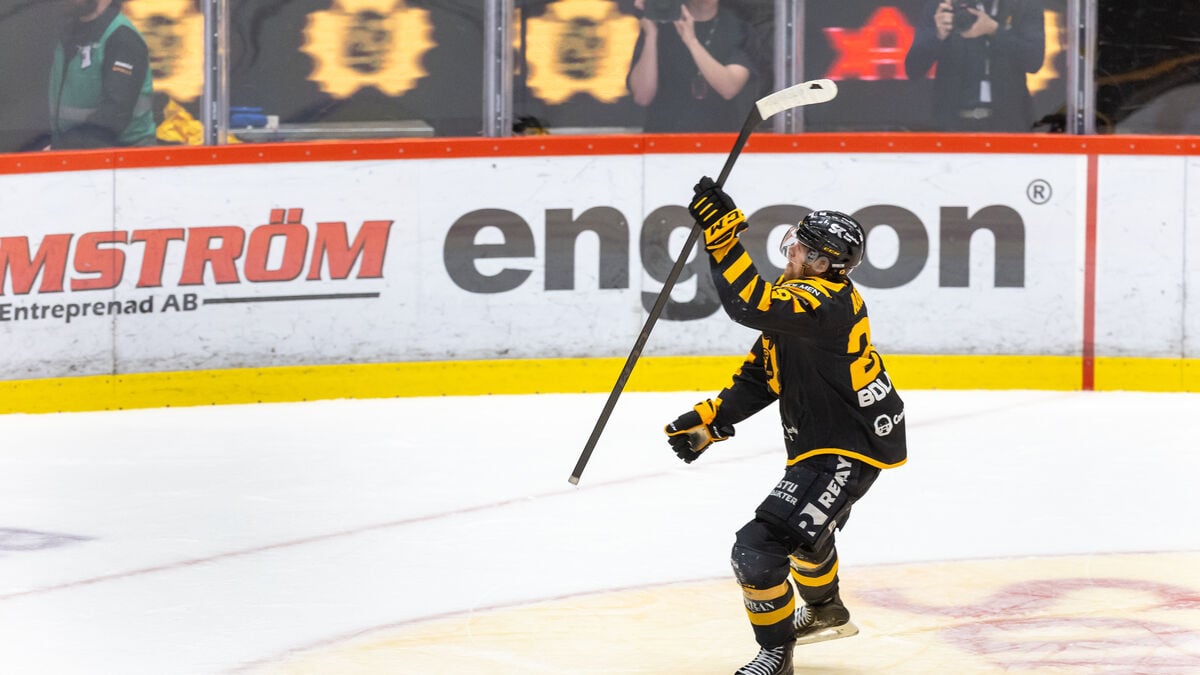 Skellefteå routs Brynäs 7-2 in SHL season opener