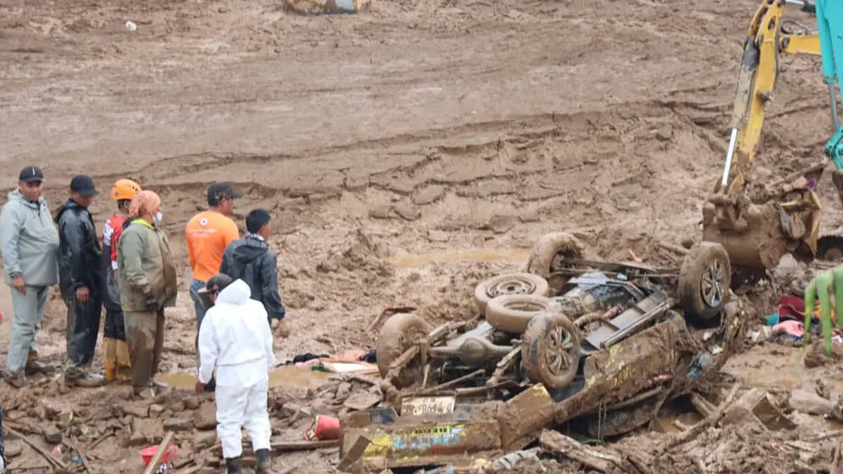 At least 17 dead in landslides in Indonesia after heavy rain