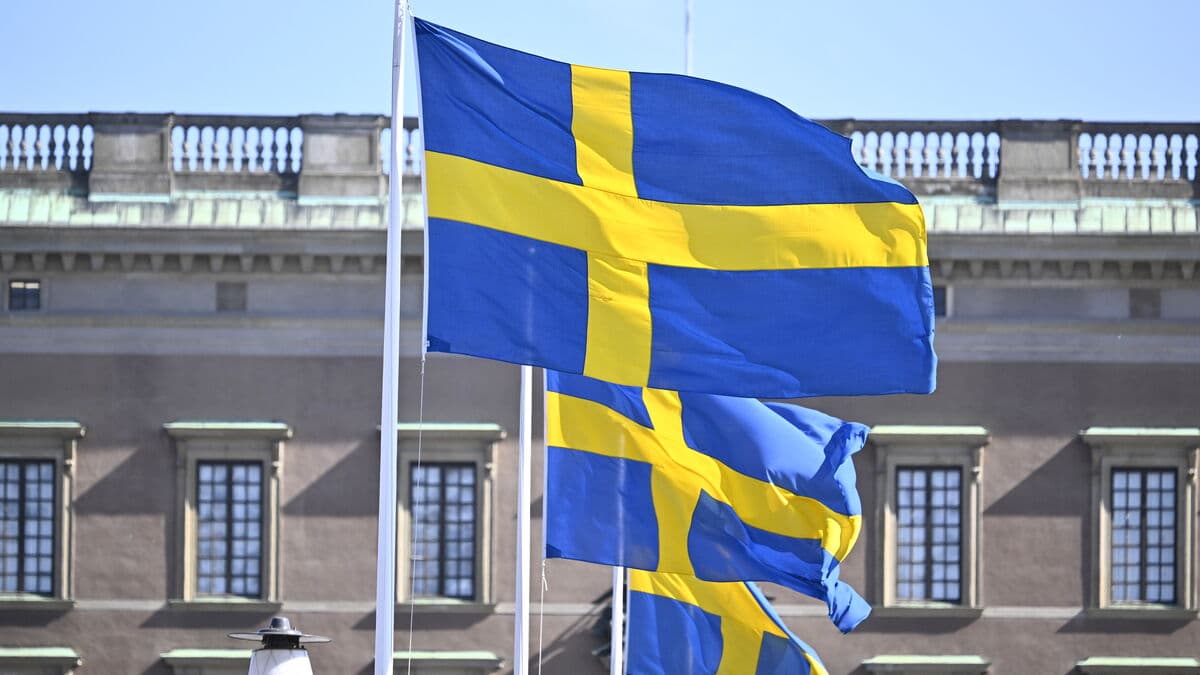 Swedes Abroad Can Start Voting on July 30 as Election Race Tightens