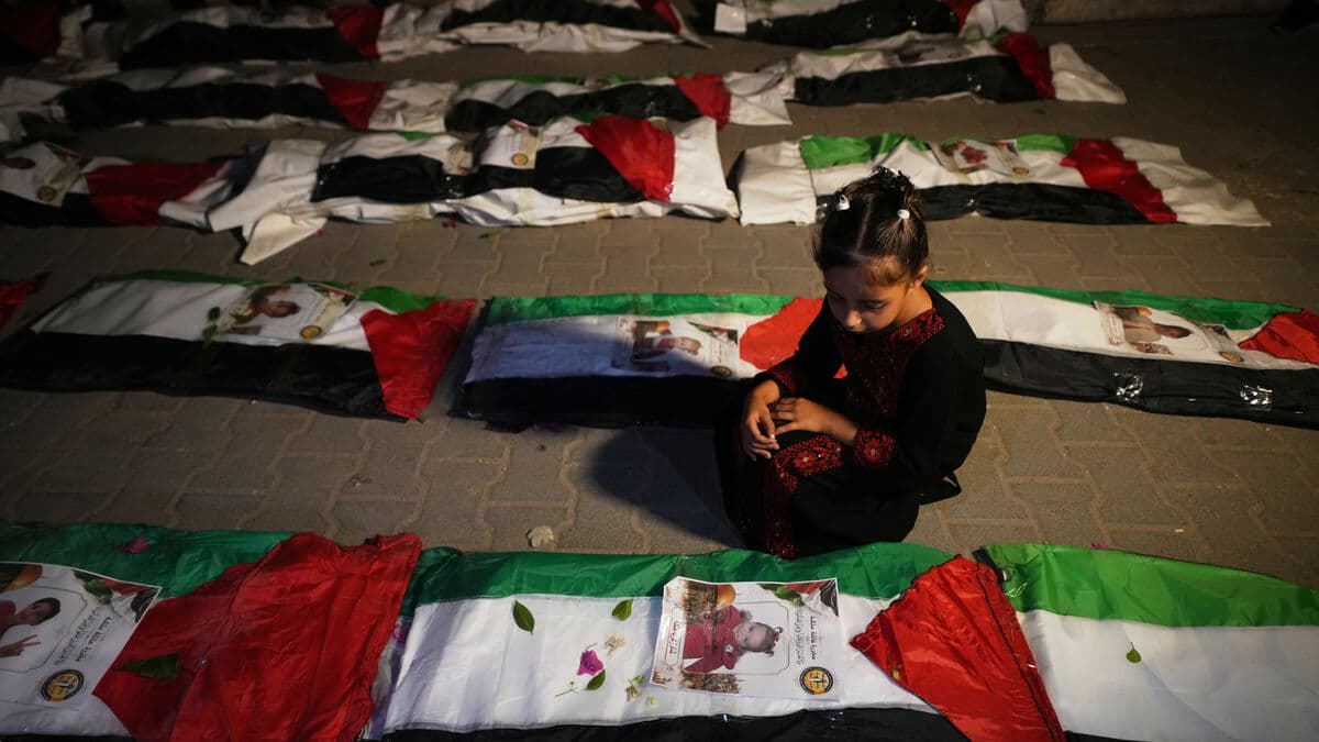 UN rights chief calls for Gaza access as hundreds of bodies are recovered