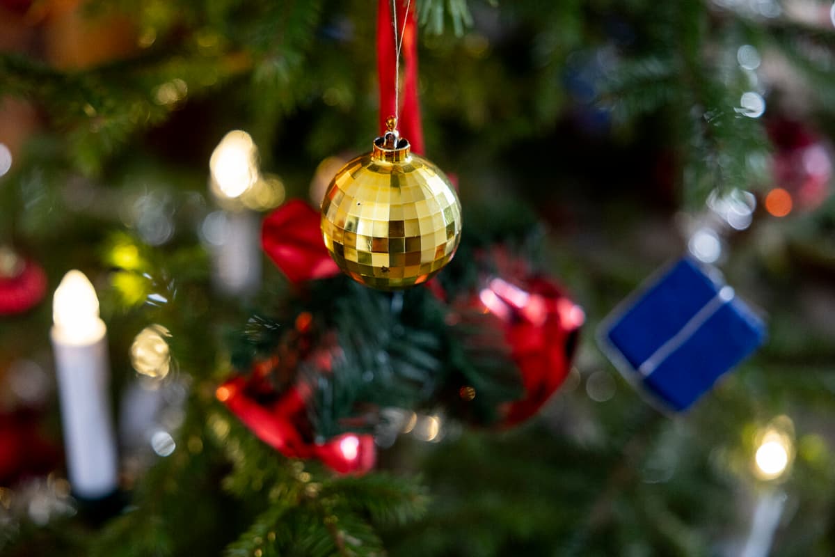 SSAB: Don't wish your colleague "Merry Christmas"