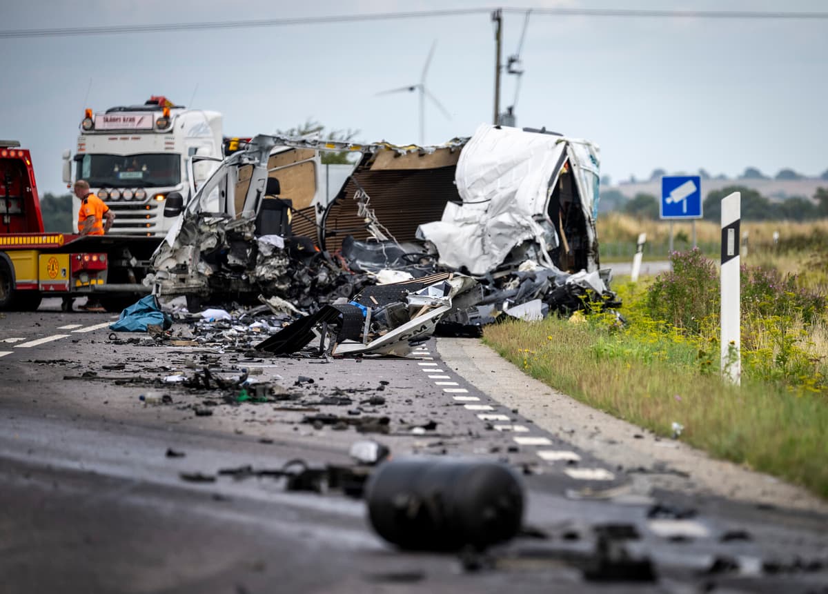 Man in 50s Dies in Truck and Van Collision Near Teckomatorp